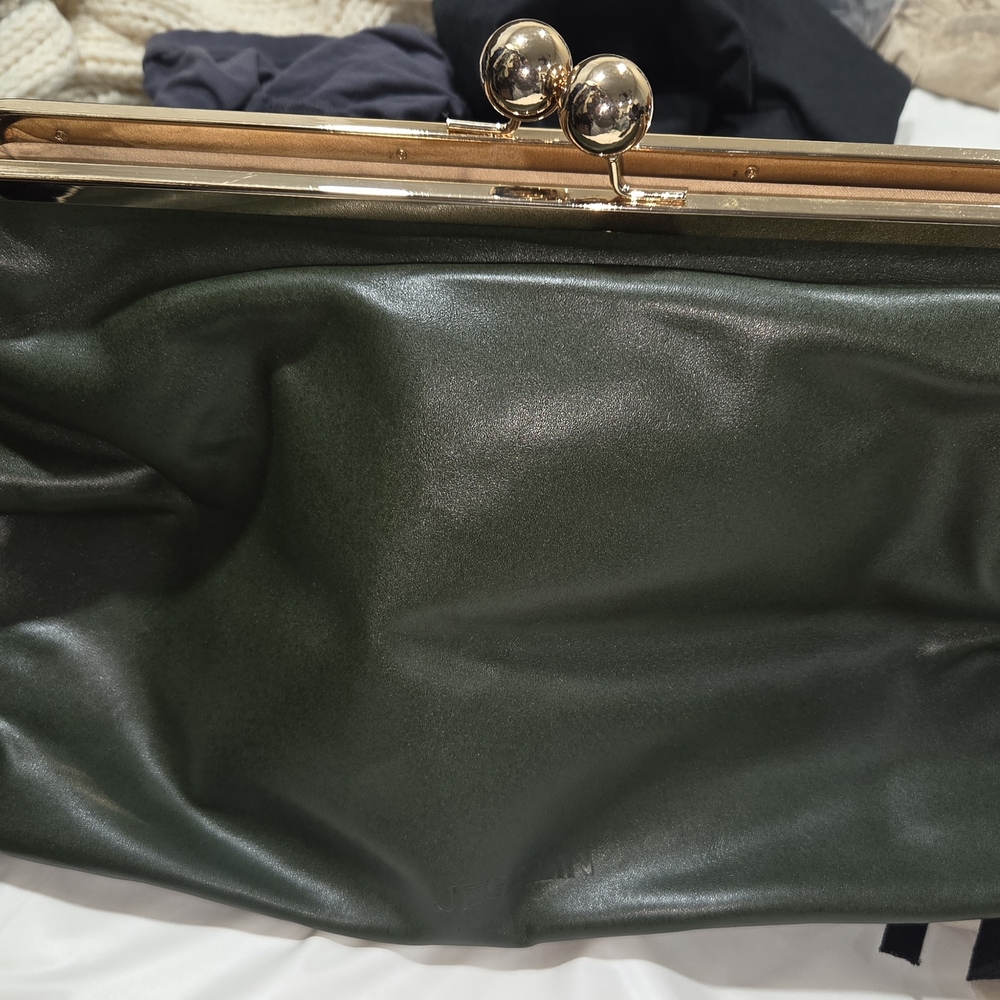 Jesalin Sette Oversized Kisslock Clutch - LIKE NEW - Picture 3 of 12